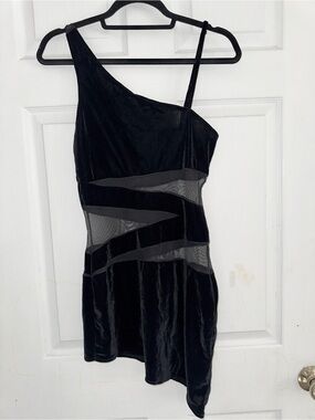 3 Wishes One-Shoulder Black Velvet Mesh Insert Dress